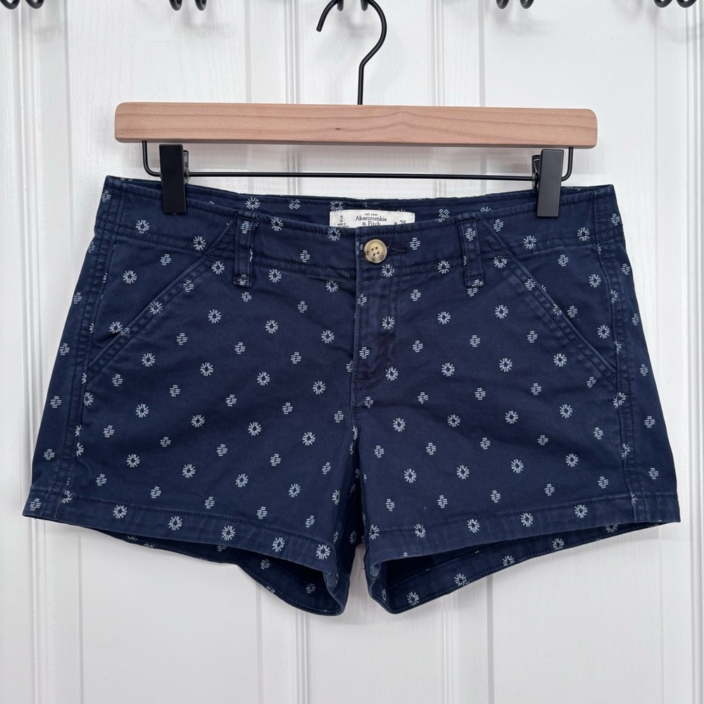 Navy Print Shorts | Abercrombie & Fitch Size 2 - Picture 10 of 10